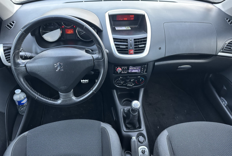 Peugeot 206 + 1.4 i 75 CH