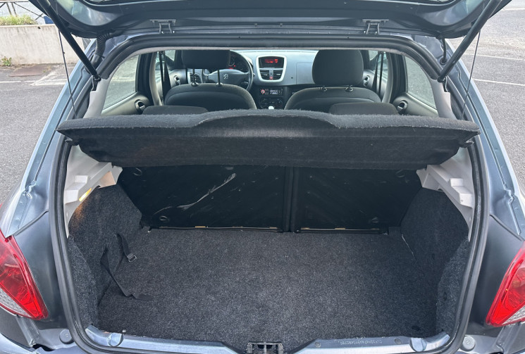 Peugeot 206 + 1.4 i 75 CH