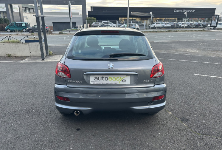 Peugeot 206 + 1.4 i 75 CH