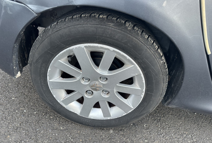 Peugeot 206 + 1.4 i 75 CH