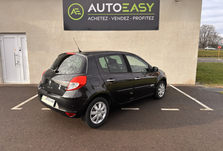Renault Clio III 5 Portes Phase 2 1.5 dCi Quickshift 86 cv Boîte auto