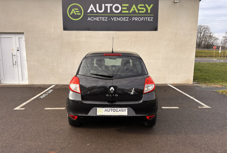 Renault Clio III 5 Portes Phase 2 1.5 dCi Quickshift 86 cv Boîte auto