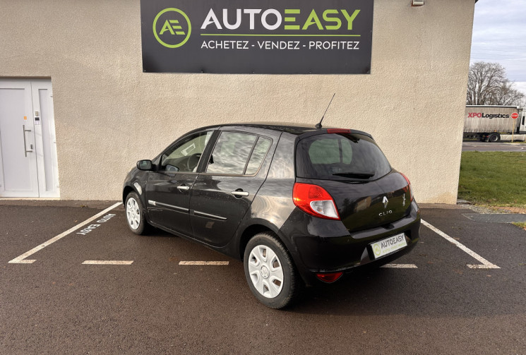 Renault Clio III 5 Portes Phase 2 1.5 dCi Quickshift 86 cv Boîte auto