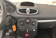 Renault Clio III 5 Portes Phase 2 1.5 dCi Quickshift 86 cv Boîte auto