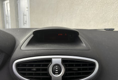 Renault Clio III 5 Portes Phase 2 1.5 dCi Quickshift 86 cv Boîte auto