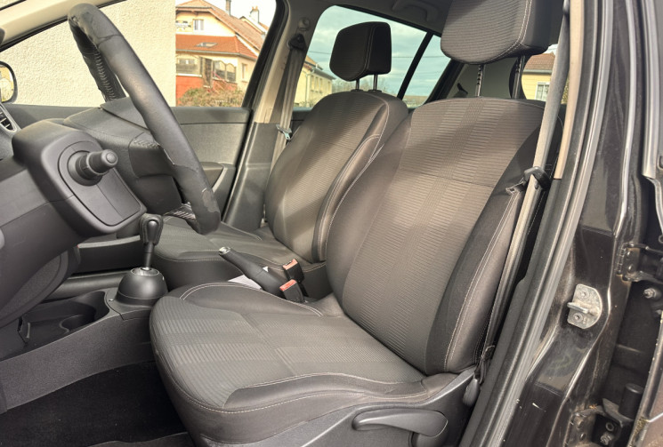 Renault Clio III 5 Portes Phase 2 1.5 dCi Quickshift 86 cv Boîte auto