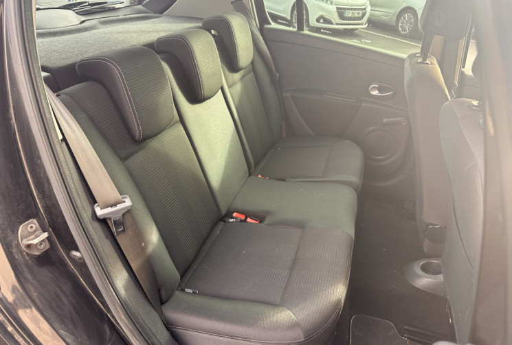 Renault Clio III 5 Portes Phase 2 1.5 dCi Quickshift 86 cv Boîte auto