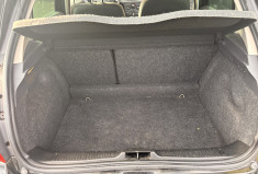 Renault Clio III 5 Portes Phase 2 1.5 dCi Quickshift 86 cv Boîte auto