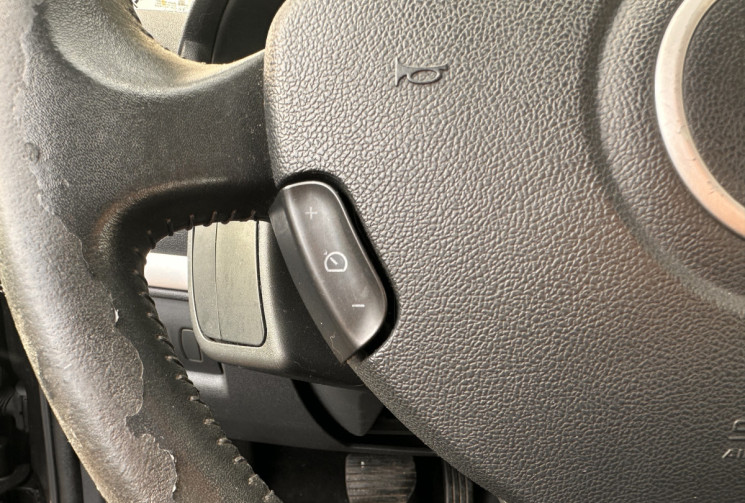 Renault Clio III 5 Portes Phase 2 1.5 dCi Quickshift 86 cv Boîte auto