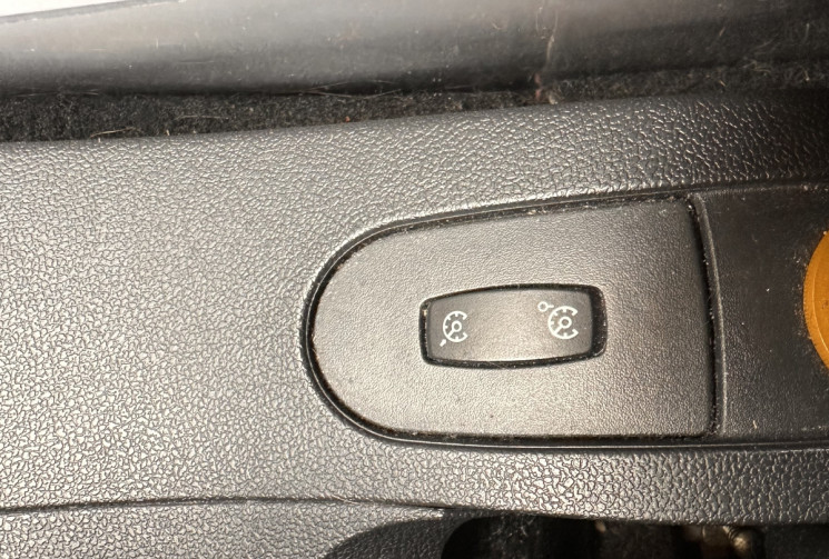 Renault Clio III 5 Portes Phase 2 1.5 dCi Quickshift 86 cv Boîte auto