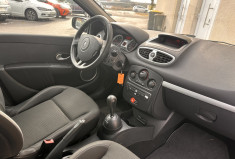 Renault Clio III 5 Portes Phase 2 1.5 dCi Quickshift 86 cv Boîte auto