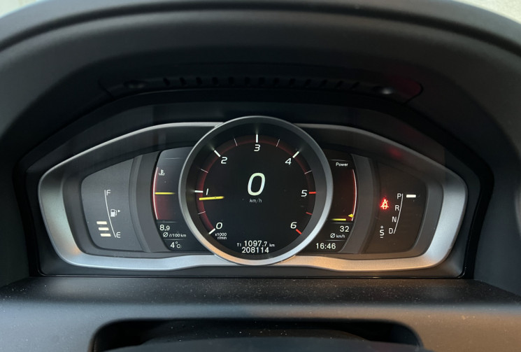 Volvo XC60 D4 2.0 TDi FWD Geartronic 190 cv Boîte auto Momentenum Business