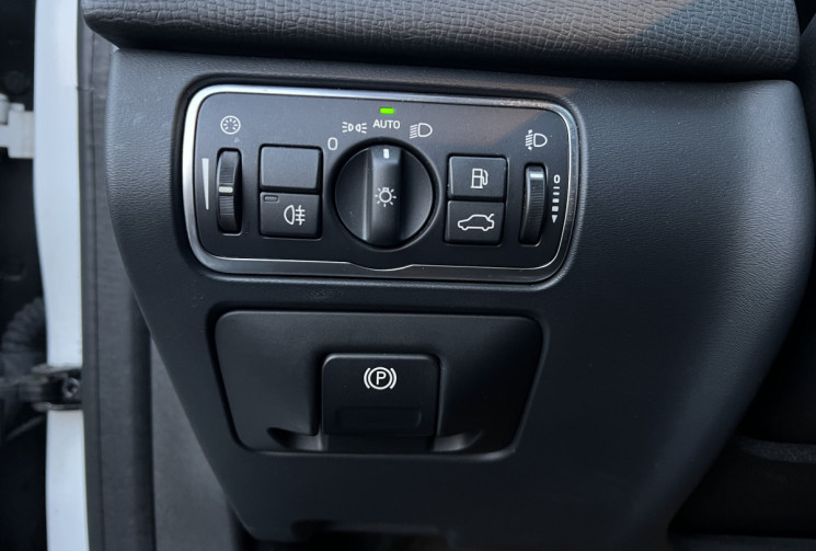 Volvo XC60 D4 2.0 TDi FWD Geartronic 190 cv Boîte auto Momentenum Business