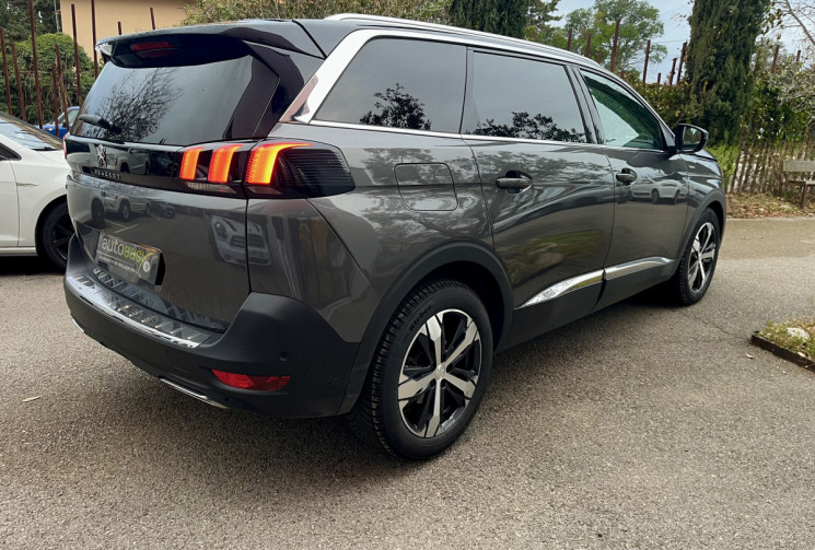 Peugeot 5008 GT Line 180cv EAT8 7 places / Pack Luxe / Suivi complet / Tres bon état GTLine