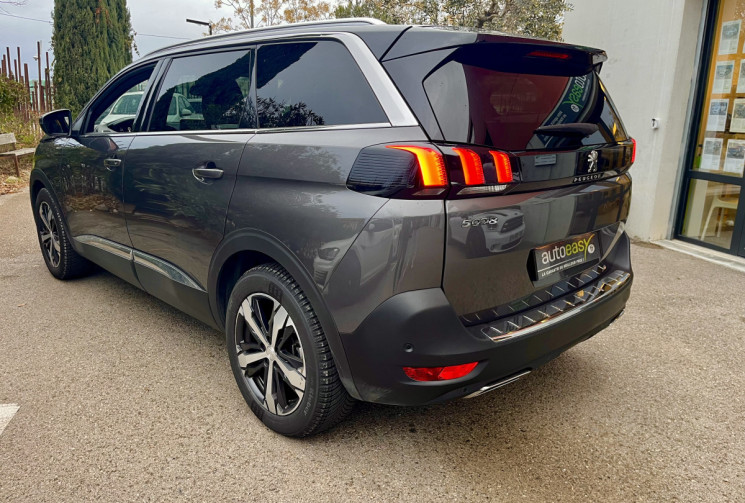 Peugeot 5008 GT Line 180cv EAT8 7 places / Pack Luxe / Suivi complet / Tres bon état GTLine