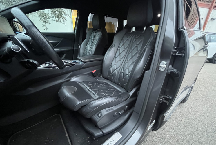 Peugeot 5008 GT Line 180cv EAT8 7 places / Pack Luxe / Suivi complet / Tres bon état GTLine