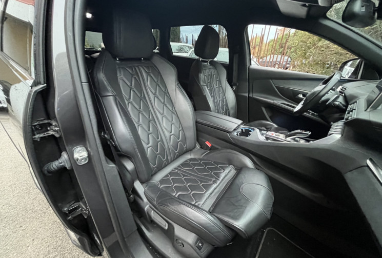Peugeot 5008 GT Line 180cv EAT8 7 places / Pack Luxe / Suivi complet / Tres bon état GTLine