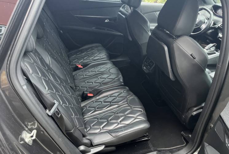 Peugeot 5008 GT Line 180cv EAT8 7 places / Pack Luxe / Suivi complet / Tres bon état GTLine