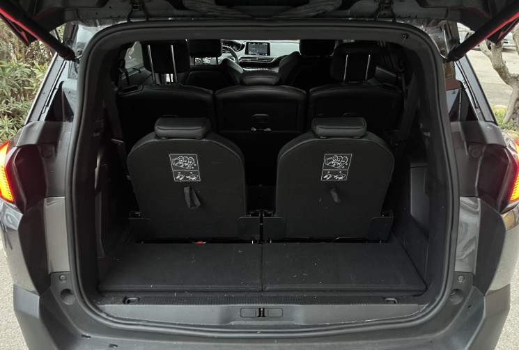 Peugeot 5008 GT Line 180cv EAT8 7 places / Pack Luxe / Suivi complet / Tres bon état GTLine