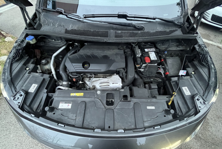 Peugeot 5008 GT Line 180cv EAT8 7 places / Pack Luxe / Suivi complet / Tres bon état GTLine