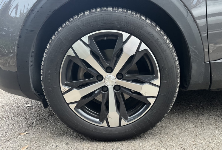 Peugeot 5008 GT Line 180cv EAT8 7 places / Pack Luxe / Suivi complet / Tres bon état GTLine