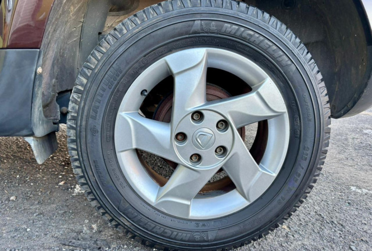 Dacia Duster  I Phase 2 SUV 1.6 SCe 16V 4x2 114 cv // Chaine de distribution