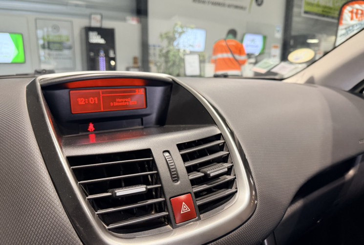 Peugeot 207 CC 1.6 HDI 110 CH 1ERE MAIN