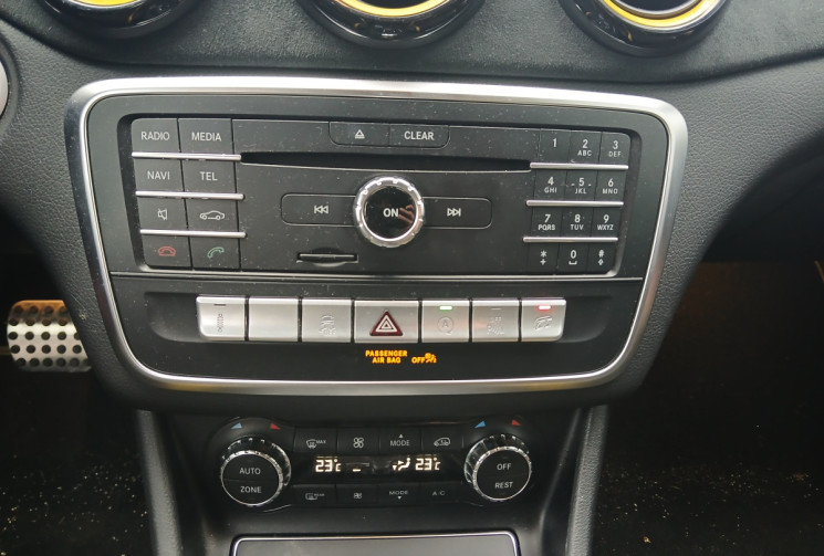 Mercedes GLA Phase 2 45 AMG 2.0 i 16V YELLOW NIGHT