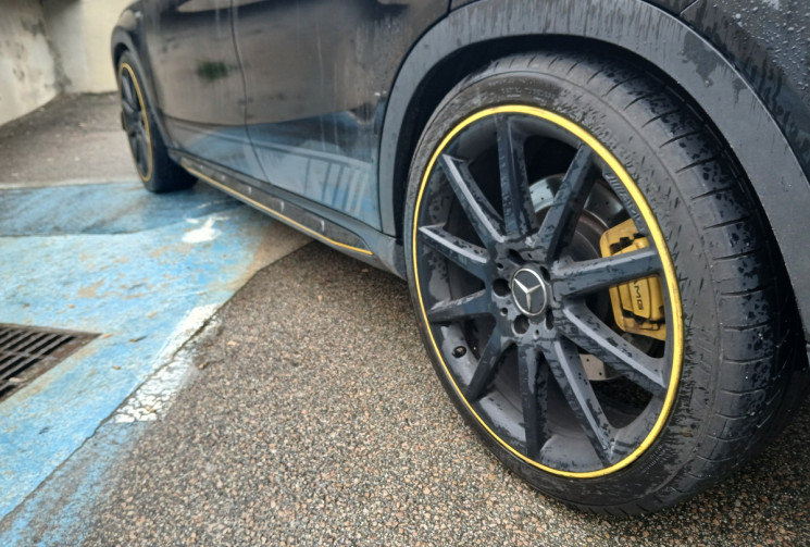 Mercedes GLA Phase 2 45 AMG 2.0 i 16V YELLOW NIGHT