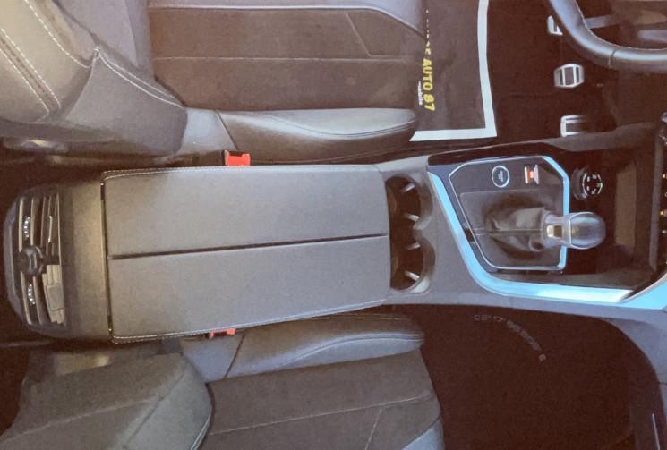 Peugeot 3008 II 1.3 PureTec 130  CV CROSSWAY 27600 KMS 