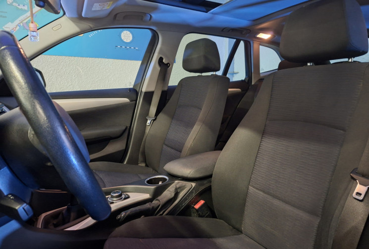 BMW X1 1.8  143  X DRIVE BUSINESS  TOIT OUVRANT ATTELAGE GARANTIE 12 MOIS