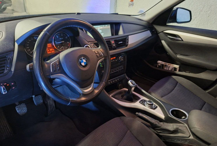 BMW X1 1.8  143  X DRIVE BUSINESS  TOIT OUVRANT ATTELAGE GARANTIE 12 MOIS
