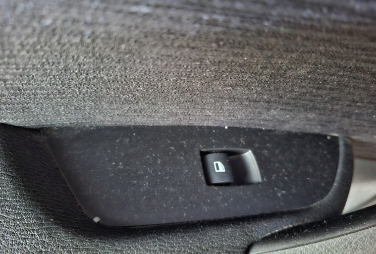 BMW X1 1.8 D 143  X DRIVE BUSINESS  TOIT OUVRANT ATTELAGE GARANTIE 12 MOIS