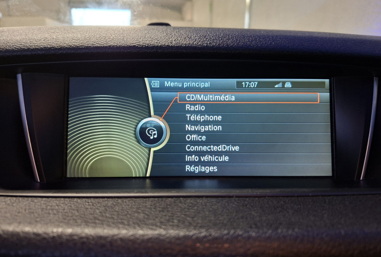 BMW X1 1.8  143  X DRIVE BUSINESS  TOIT OUVRANT ATTELAGE GARANTIE 12 MOIS