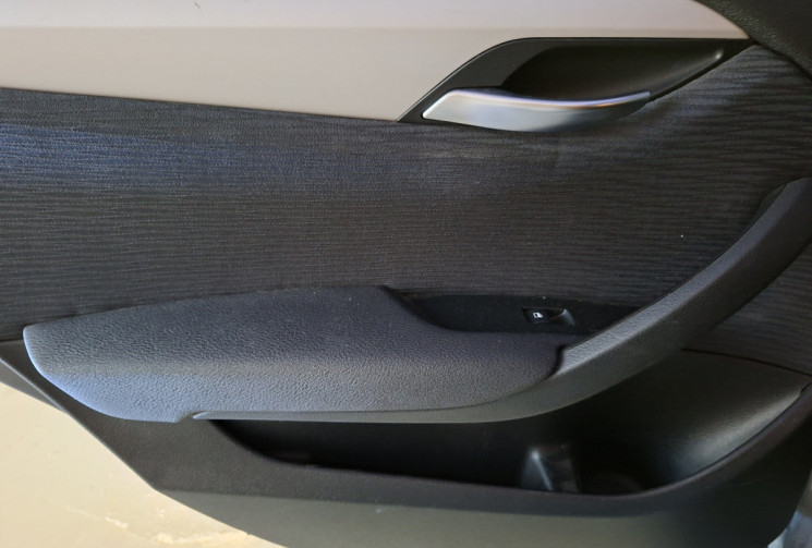 BMW X1 1.8 D 143  X DRIVE BUSINESS  TOIT OUVRANT ATTELAGE 