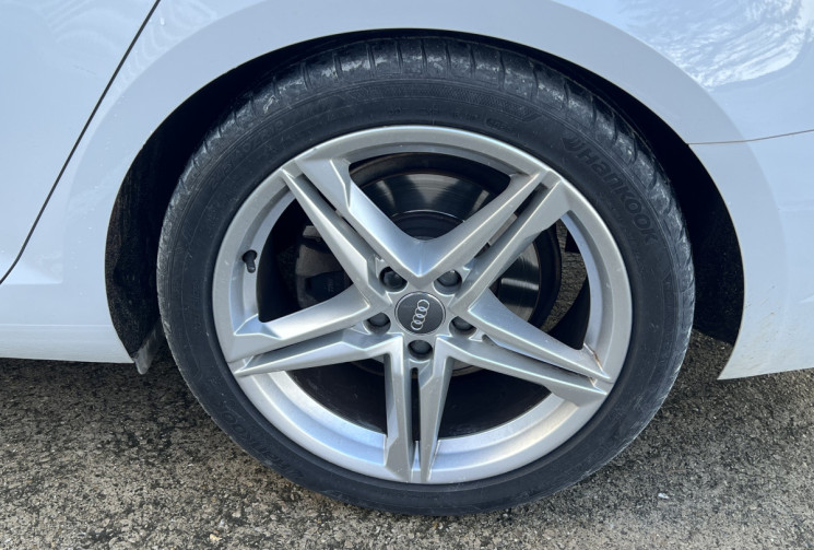 Audi A4 Avant 2.0 TFSI 190 S Tronic S Line / Carplay / Ethanol E85 / Attelage / Cockpit / Keyless