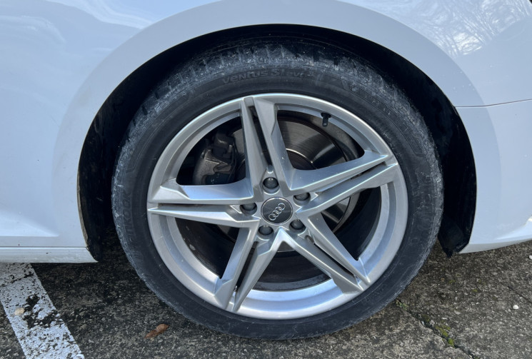 Audi A4 Avant 2.0 TFSI 190 S Tronic S Line / Carplay / Ethanol E85 / Attelage / Cockpit / Keyless