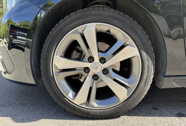 Peugeot 308 GT Line 1.5 Hdi 130 ch EAT8 / Carplay / Toit pano / Entretien complet / Garantie 6 mois
