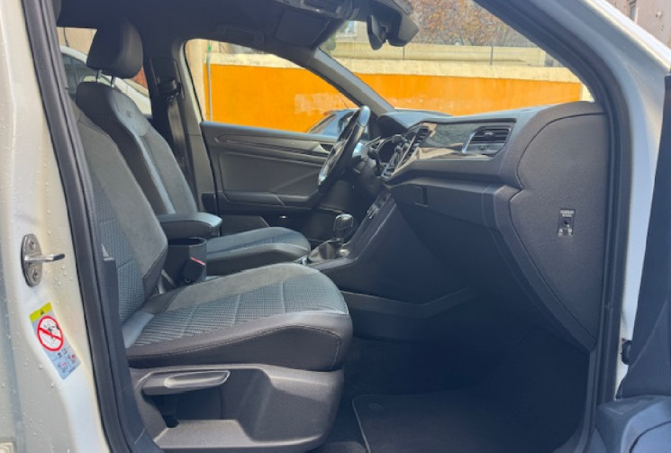 Volkswagen T-Roc r-line 1.5 TSI 150 cv Origine France / ATTELAGE / CARPLAY / CAMERA / 