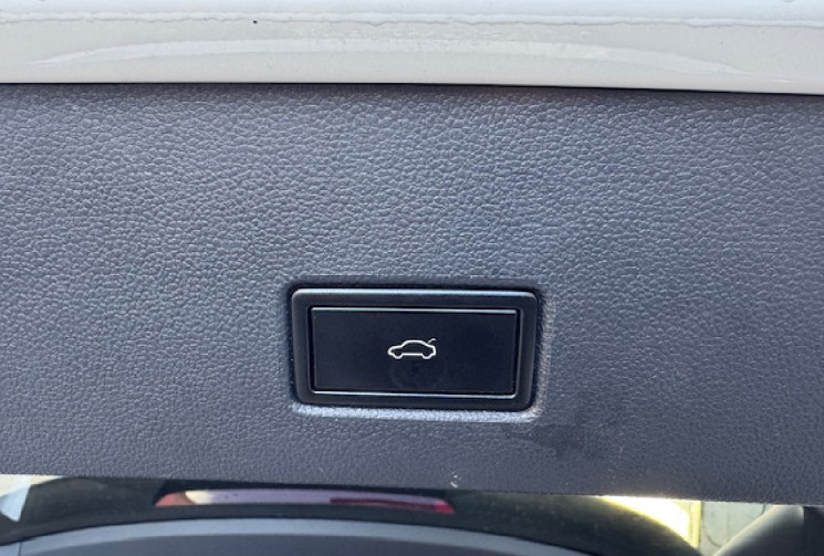 Volkswagen T-Roc r-line 1.5 TSI 150 cv Origine France / ATTELAGE / CARPLAY / CAMERA / 