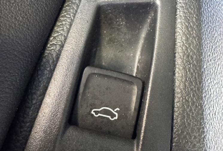 Volkswagen T-Roc r-line 1.5 TSI 150 cv Origine France / ATTELAGE / CARPLAY / CAMERA / 