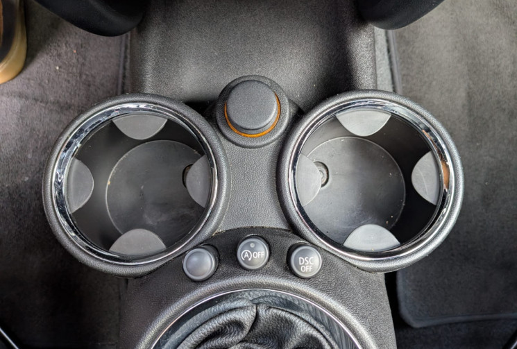 Mini Cooper 2 1.6 I 122 PACK CHILI / TOIT OUVRANT / CHAINE DE DISTRIBUTION / GARANTIE 12 MOIS