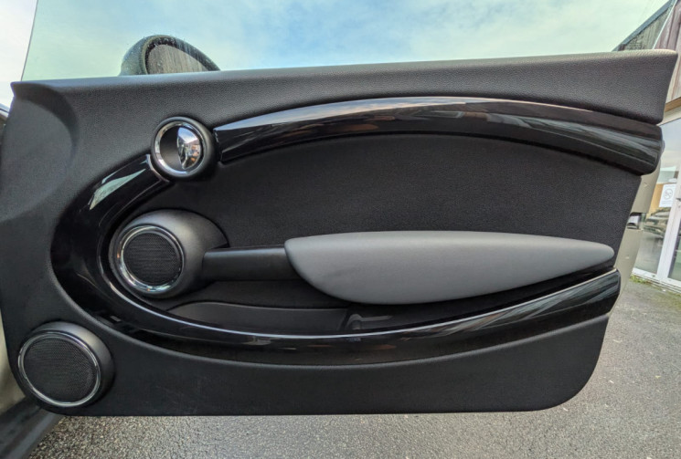 Mini Cooper 2 1.6 I 122 PACK CHILI / TOIT OUVRANT / CHAINE DE DISTRIBUTION / GARANTIE 12 MOIS