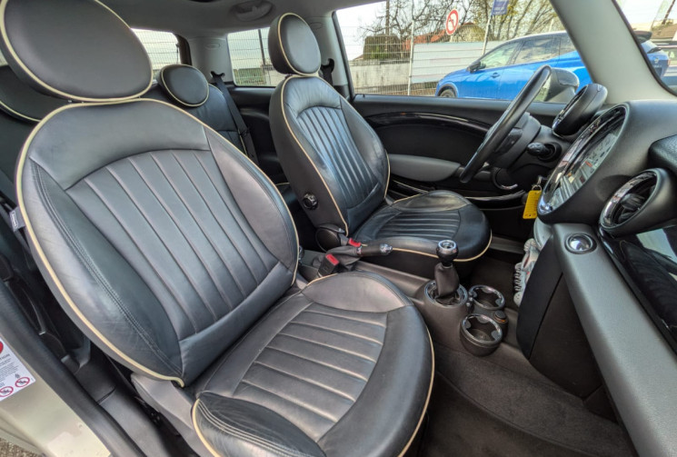 Mini Cooper 2 1.6 I 122 PACK CHILI / TOIT OUVRANT / CHAINE DE DISTRIBUTION / GARANTIE 12 MOIS