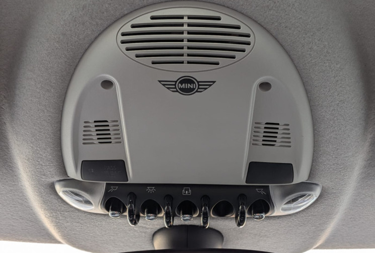 Mini Cooper 2 1.6 I 122 PACK CHILI / TOIT OUVRANT / CHAINE DE DISTRIBUTION / GARANTIE 12 MOIS