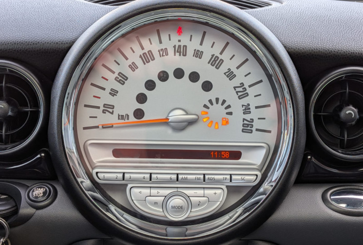 Mini Cooper 2 1.6 I 122 PACK CHILI / TOIT OUVRANT / CHAINE DE DISTRIBUTION / GARANTIE 12 MOIS