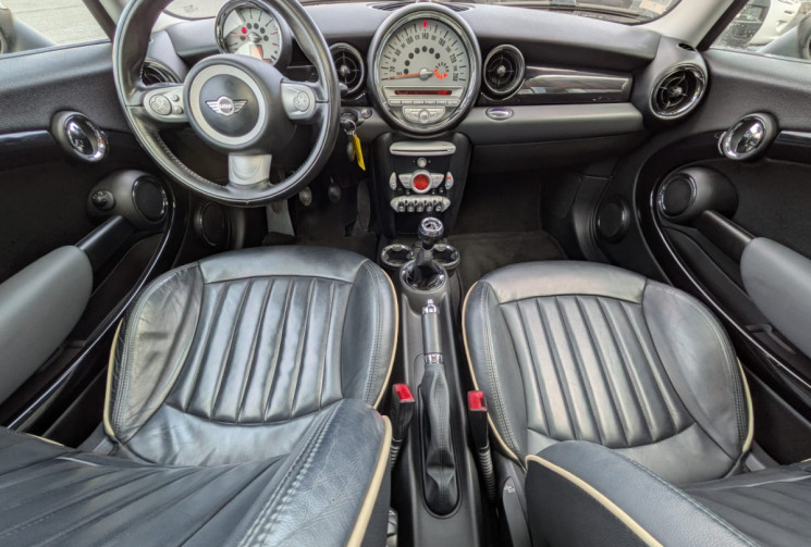 Mini Cooper 2 1.6 I 122 PACK CHILI / TOIT OUVRANT / CHAINE DE DISTRIBUTION / GARANTIE 12 MOIS