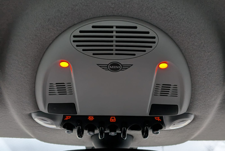 Mini Cooper 2 1.6 I 122 PACK CHILI / TOIT OUVRANT / CHAINE DE DISTRIBUTION / GARANTIE 12 MOIS