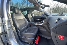 Peugeot 3008 1.6 HDi 115 ch Allure S&S / Toit Pano / Affichage tête haute/ Siège Avd. Rabattable