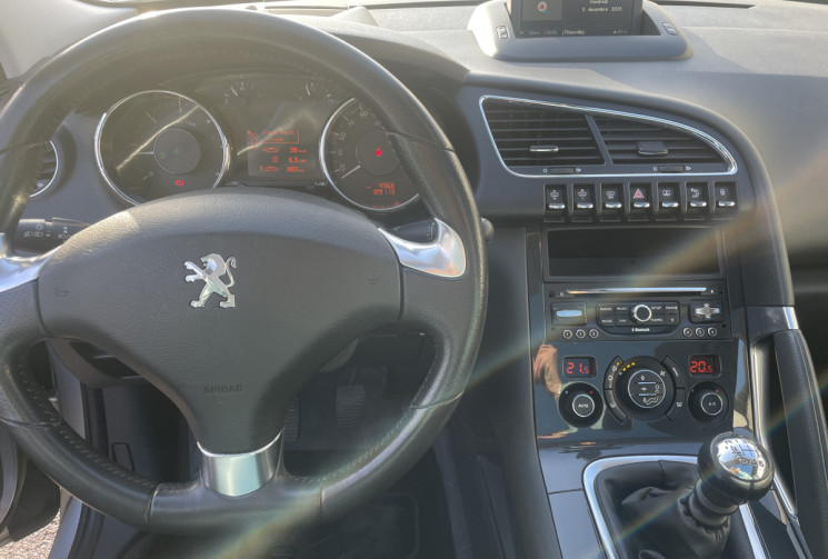 Peugeot 3008 1.6 HDi 115 ch Allure S&S / Toit Pano / Affichage tête haute/ Siège Avd. Rabattable